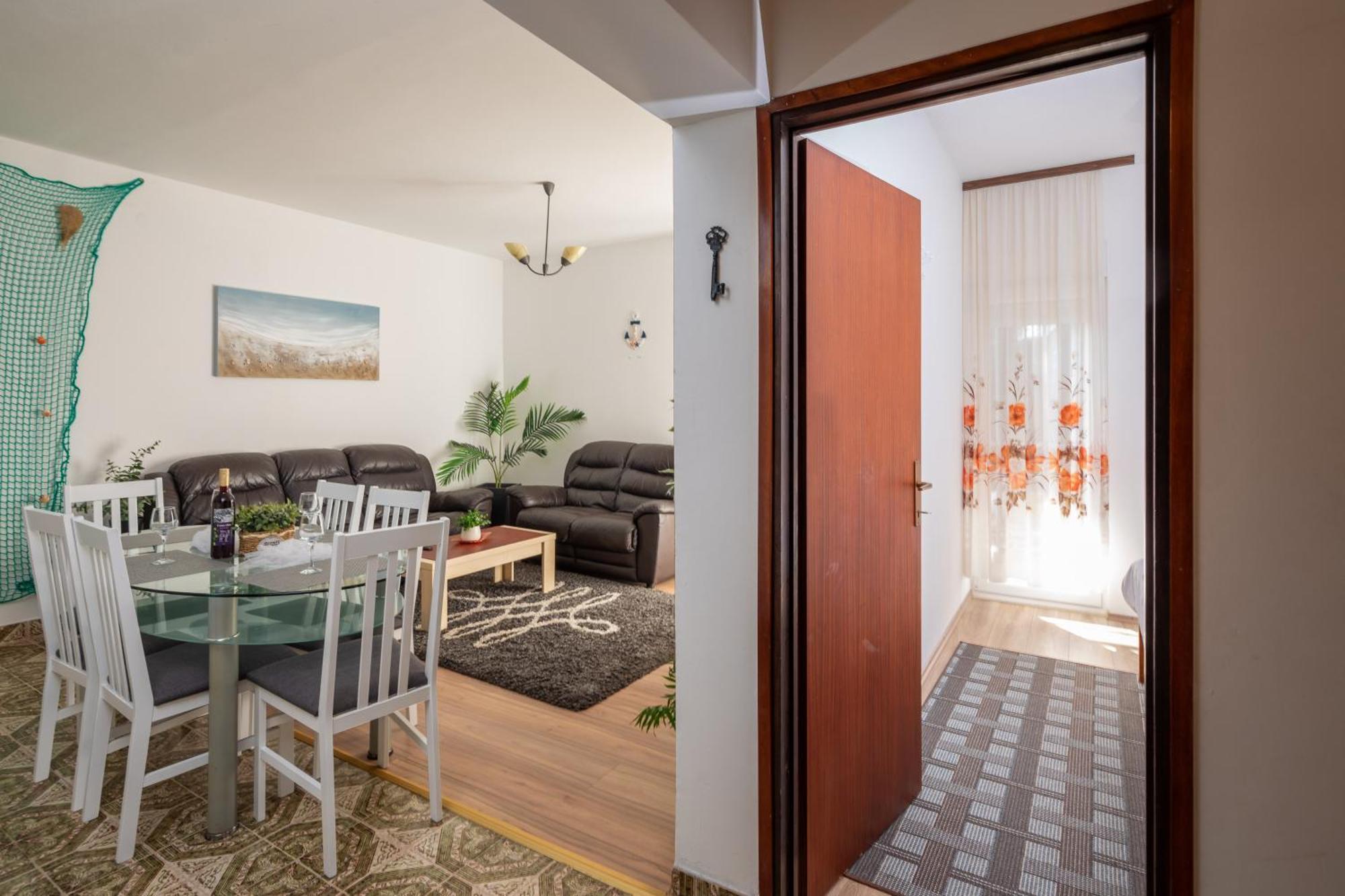 Urban Edge - Beach Apartments Omiš Exteriér fotografie